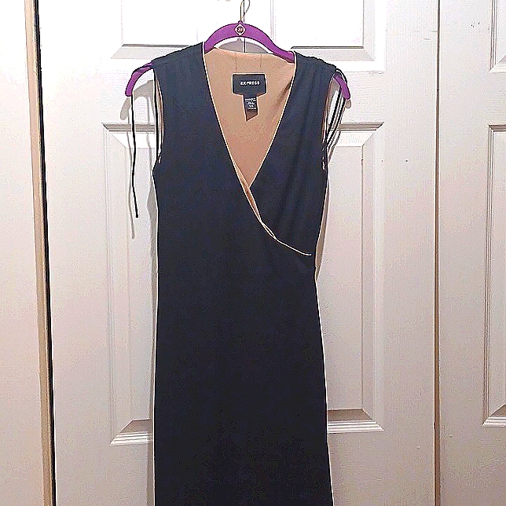 EXPRESS Reversible beige/black 5/6 dress